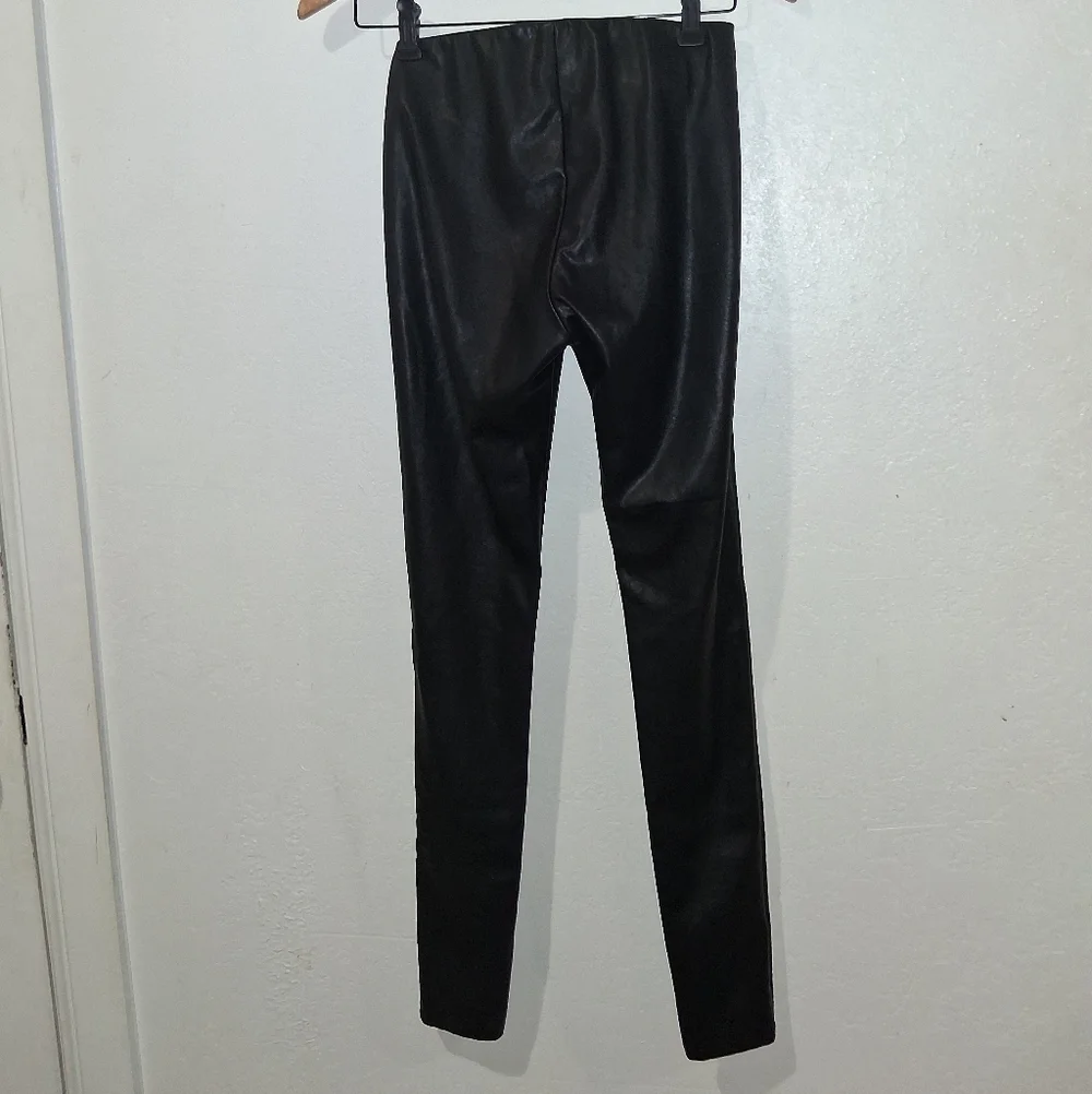NEW VELVET by GRAHAM & SPENCER Berdine Faux Leather Leggings - Picture 11 of 12